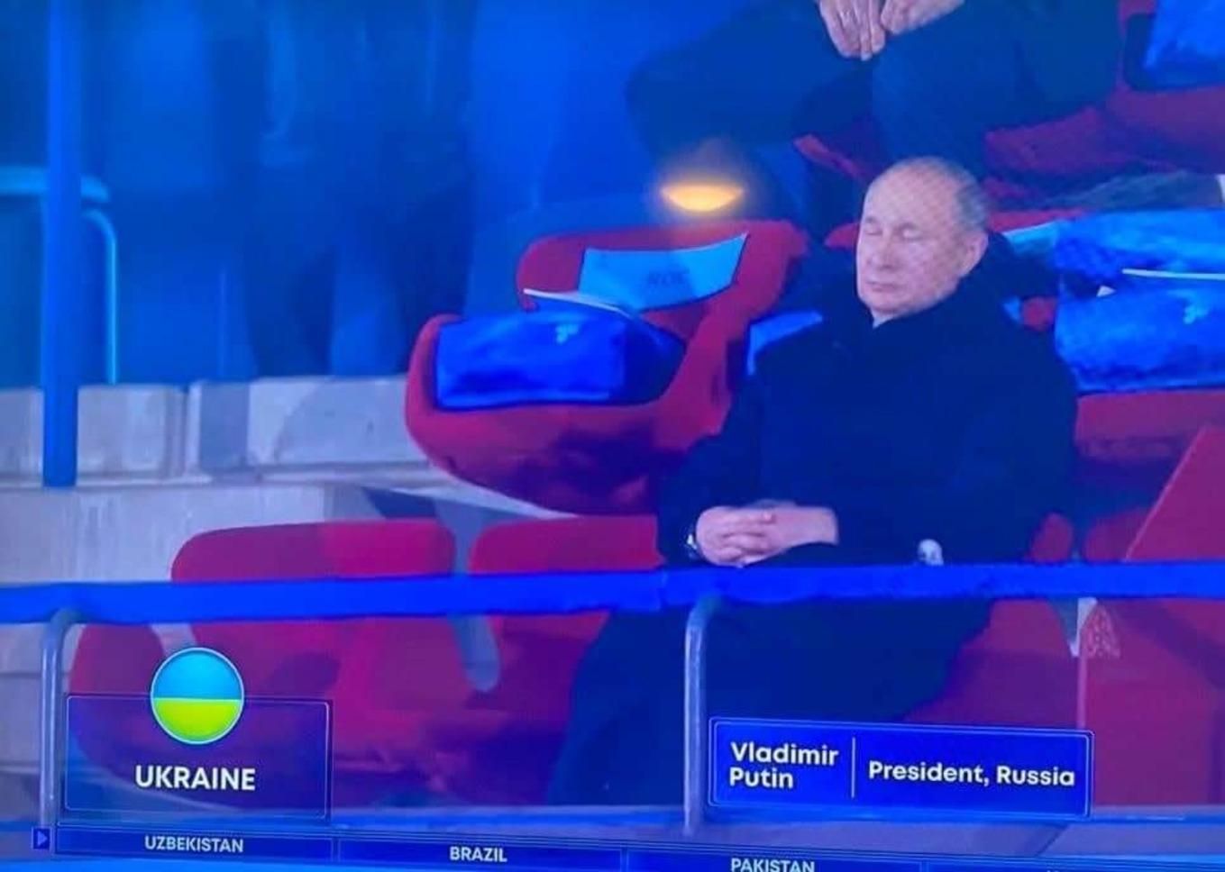 "Просто вдам, що їх не існує": як мережа реагує на сплячого Путіна під час виходу українців - Спорт 24