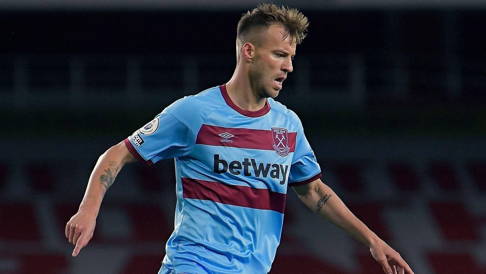 Ярмоленко не відсвяткував гол Вест Хем: фанати вимагають вигнати українця з команди - Спорт 24 Ярмоленко не відсвяткував гол Вест Хем: фанати вимагають вигнати українця з команди - Спорт 24