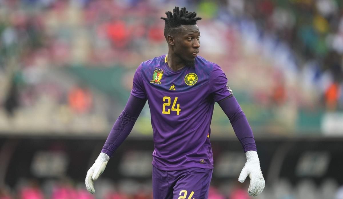 Воротар Камеруну відзначився автоголом, відбивши м'яч у власні ворота: відео космічного ляпу - Спорт 24 Воротар Камеруну відзначився автоголом, відбивши м'яч у власні ворота: відео космічного ляпу - Спорт 24