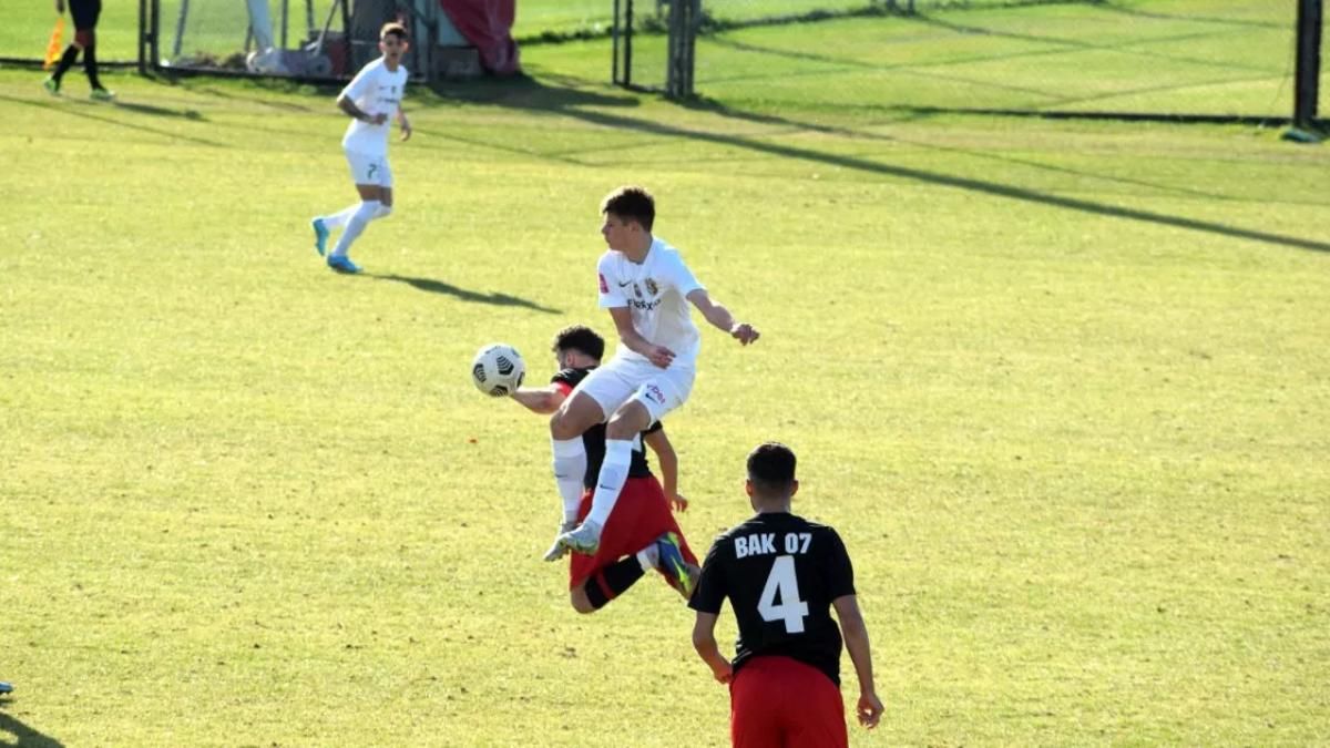 Матч Ворсклы закончили на 10 минут раньше из-за массовой драки футболистов: видео схватки Матч Ворсклы закончили на 10 минут раньше из-за массовой драки футболистов: видео схватки