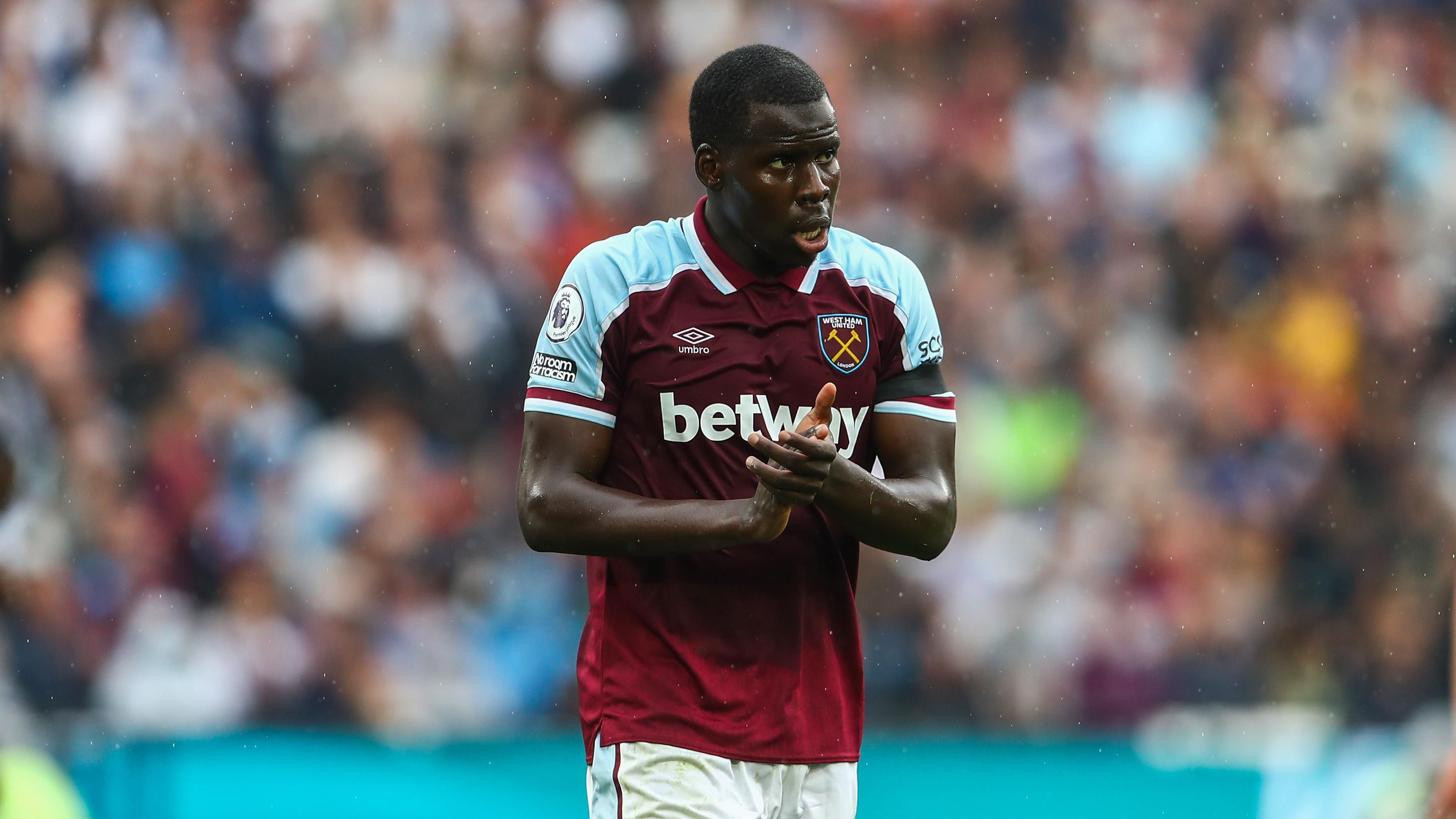 Вест Хэм теряет спонсоров из-за скандала с Куртом Зума: футболист пнул свою кошку Вест Хэм теряет спонсоров из-за скандала с Куртом Зума: футболист пнул свою кошку