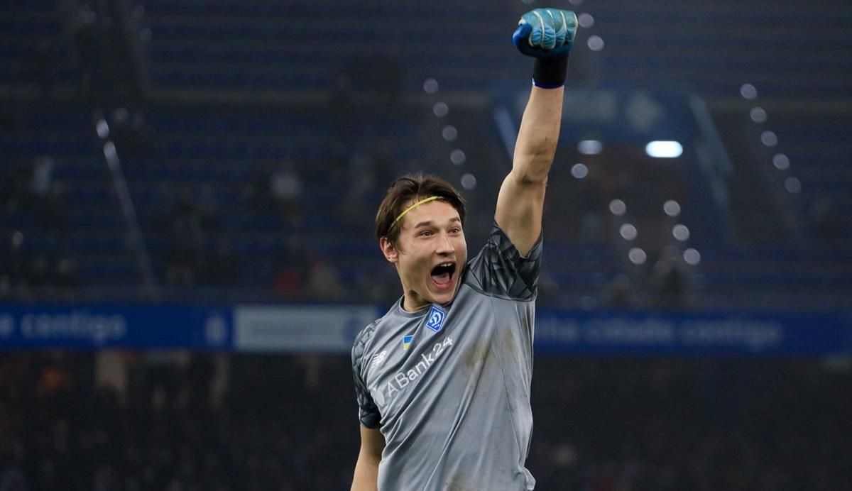 Как голкипер Динамо U-19 привез курьезный гол в свои ворота, но стал героем матча: видеообзор Как голкипер Динамо U-19 привез курьезный гол в свои ворота, но стал героем матча: видеообзор