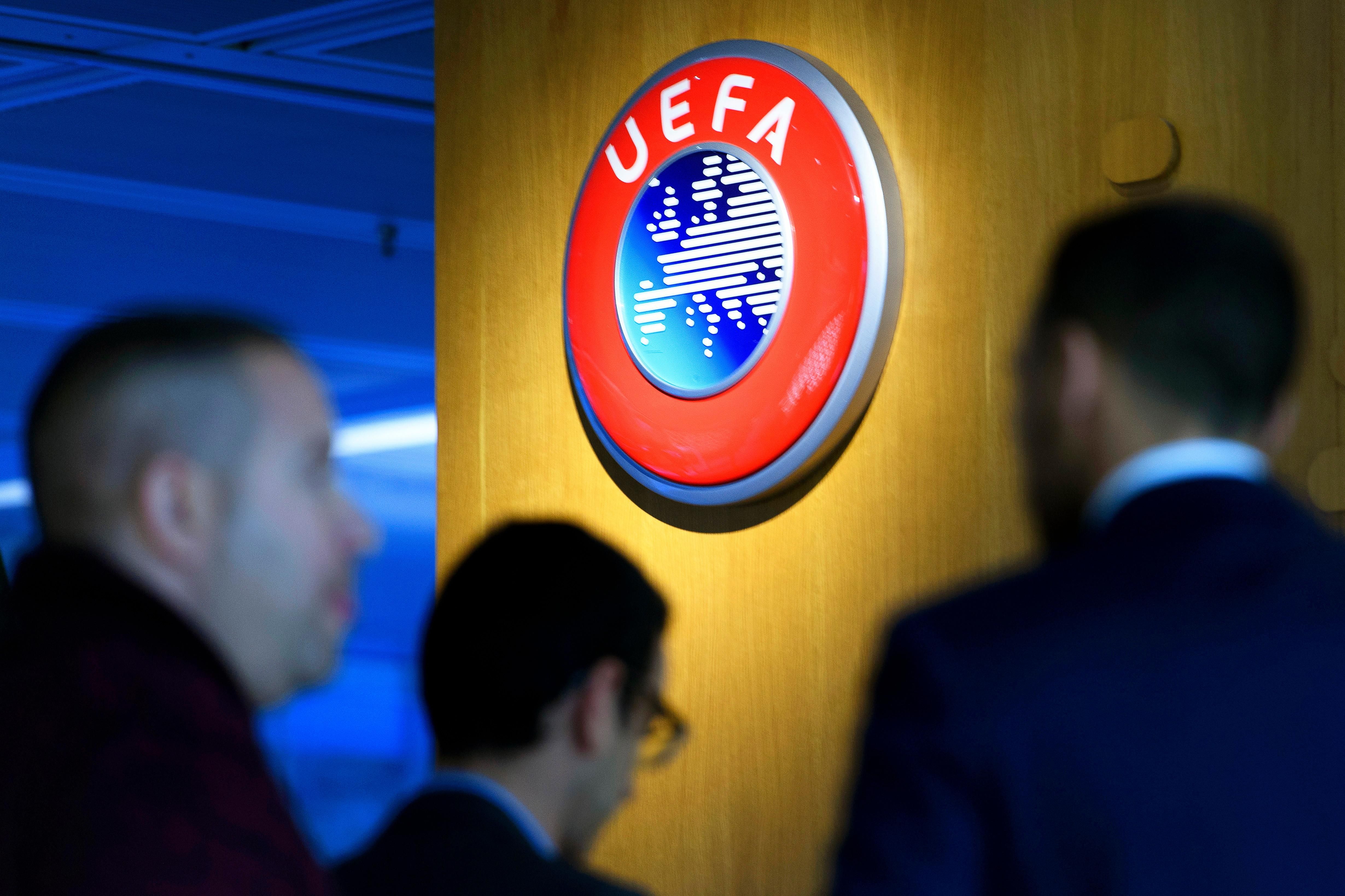 УЕФА призывает судей жестко реагировать на апелляцию и симуляции