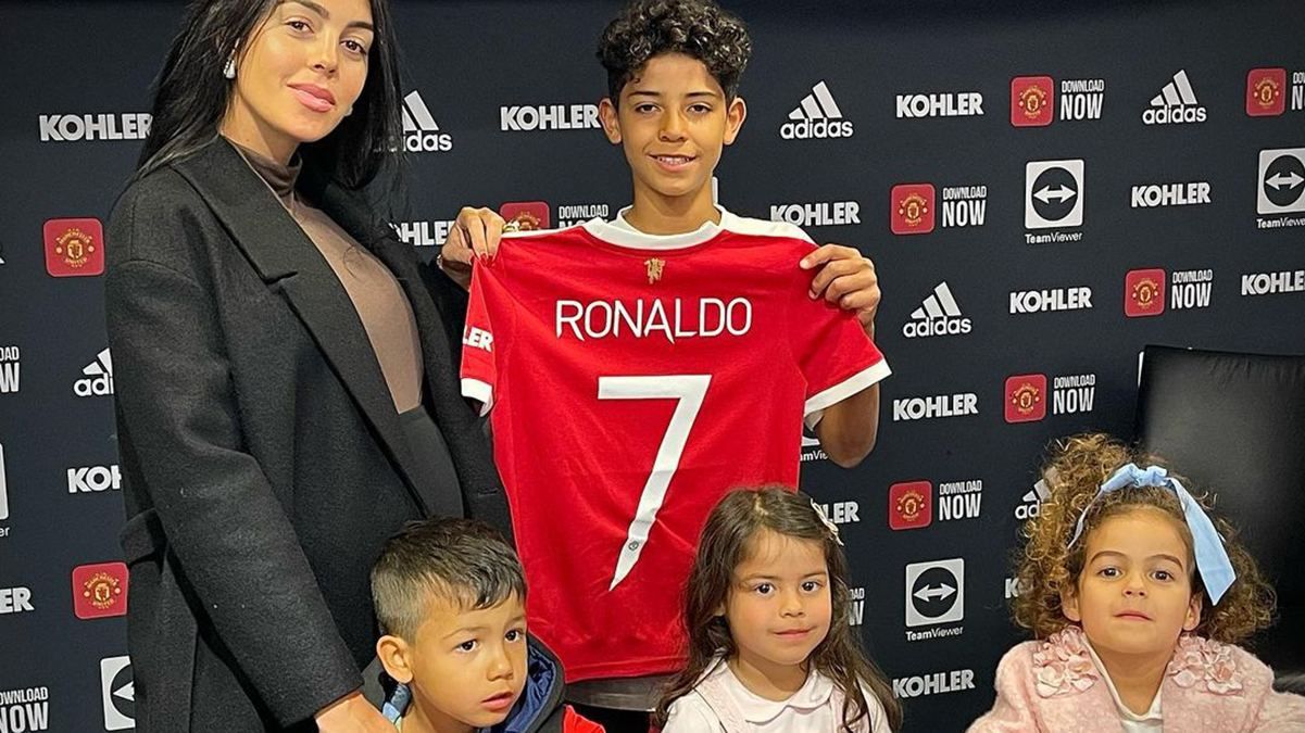 Кріштіану Роналду-молодший став гравцем Манчестер Юнайтед - 24 канал Спорт