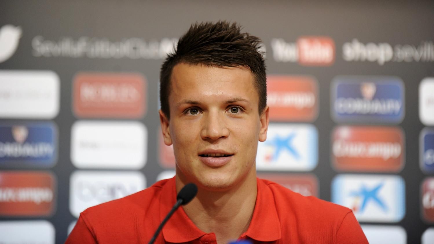 Значительное снижение: СМИ назвали зарплату Коноплянки в Краковии Значительное снижение: СМИ назвали зарплату Коноплянки в Краковии