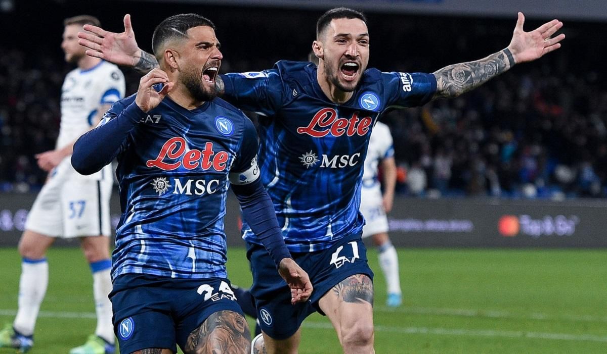 Наполі та Інтер розписали нічию у божевільній боротьбі за чемпіонство: відеоогляд - 24 канал Спорт Наполі та Інтер розписали нічию у божевільній боротьбі за чемпіонство: відеоогляд - 24 канал Спорт