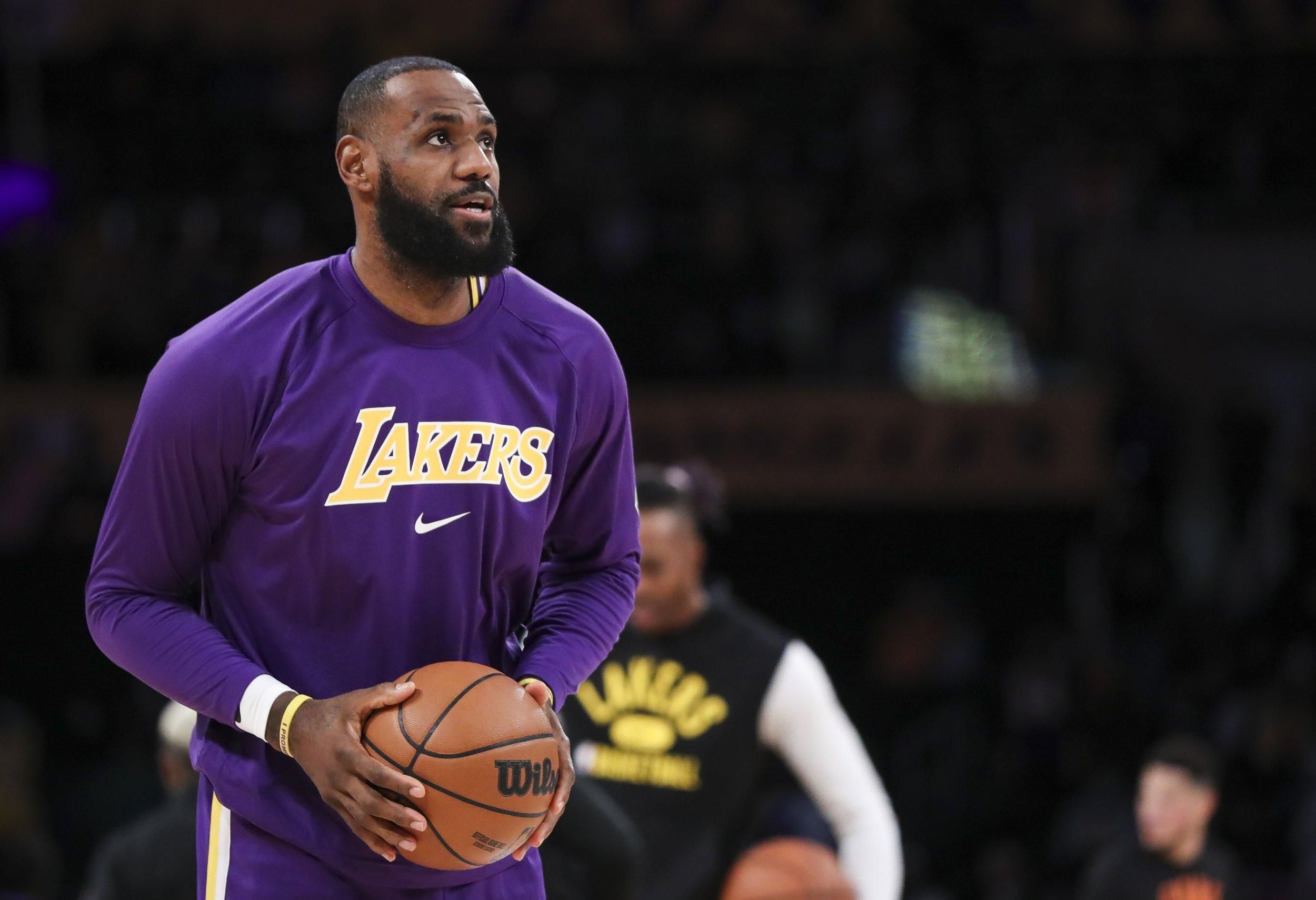 ЛеБрон Джеймс встановив рекорд НБА за набраними очками: відео результативного кидка - 24 канал Спорт ЛеБрон Джеймс встановив рекорд НБА за набраними очками: відео результативного кидка - 24 канал Спорт