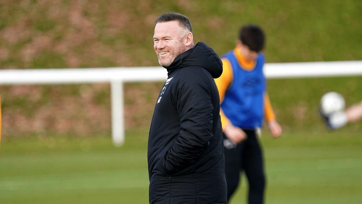 Юний уболівальник зробив фото з Руні під час матчу: він ледь не вибіг на поле – відео моменту - 24 канал Спорт Юний уболівальник зробив фото з Руні під час матчу: він ледь не вибіг на поле – відео моменту - 24 канал Спорт