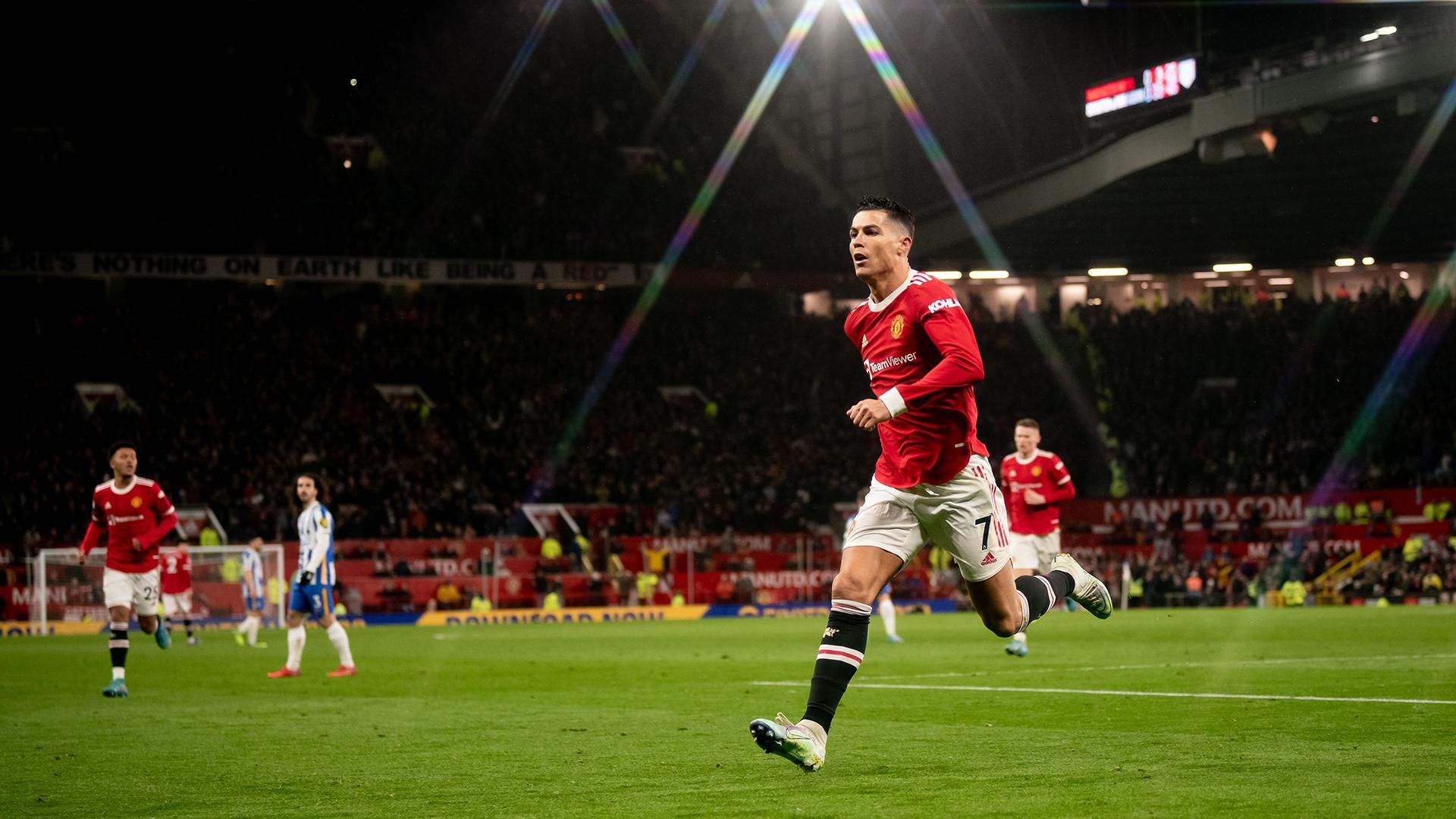 Гол Роналду вирвав для Манчестер Юнайтед перемогу та місце у зоні Ліги чемпіонів - 24 канал Спорт Гол Роналду вирвав для Манчестер Юнайтед перемогу та місце у зоні Ліги чемпіонів - 24 канал Спорт