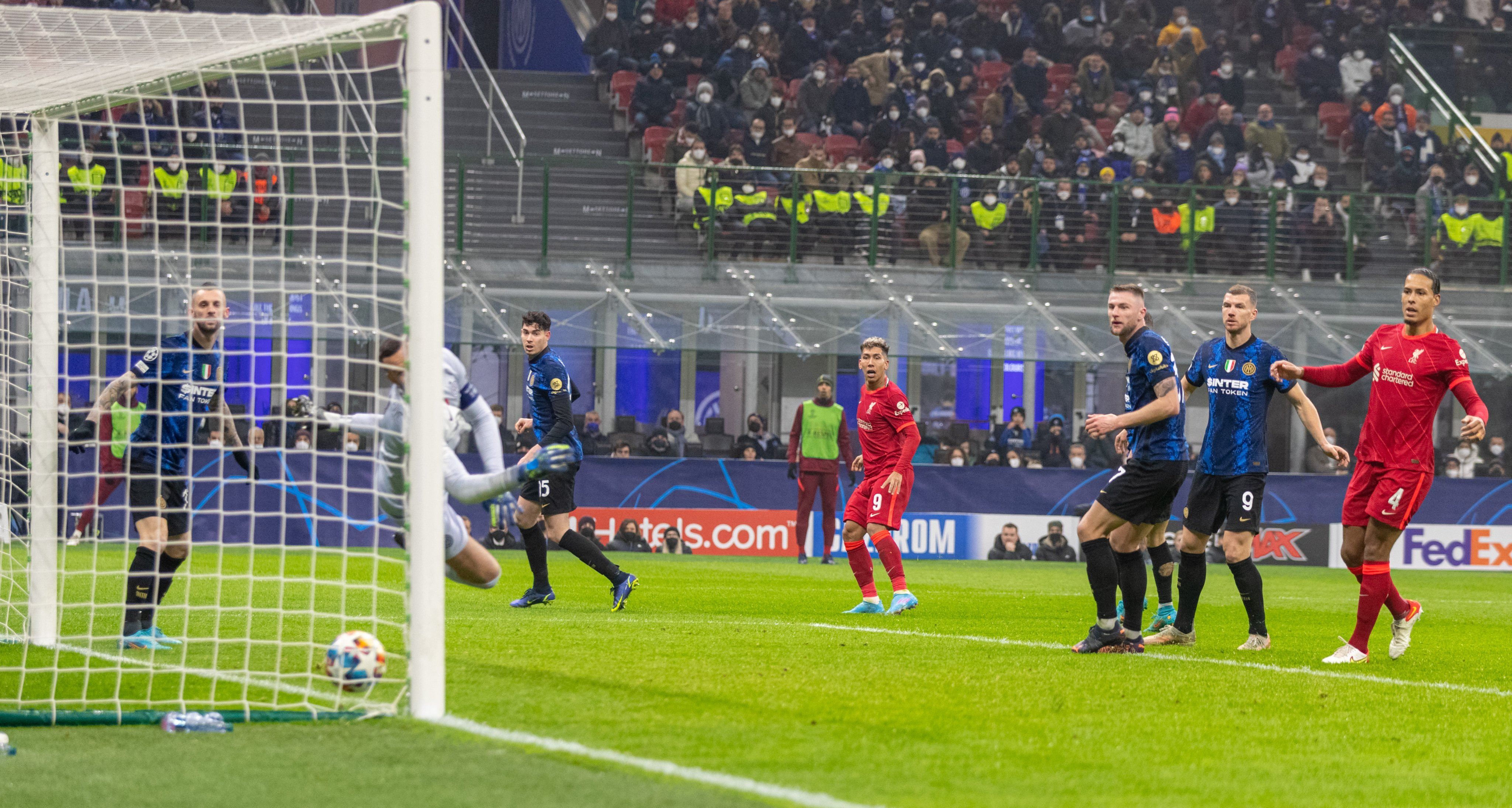 Ливерпуль победил Интер на выезде: команды на двоих лишь дважды пробили в створ ворот Ливерпуль победил Интер на выезде: команды на двоих лишь дважды пробили в створ ворот