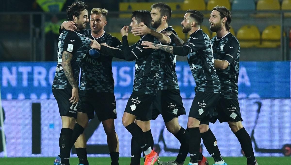 В Італії футболіст забив розкішний гол "ударом скорпіона": відео шедевру - 24 канал Спорт В Італії футболіст забив розкішний гол "ударом скорпіона": відео шедевру - 24 канал Спорт