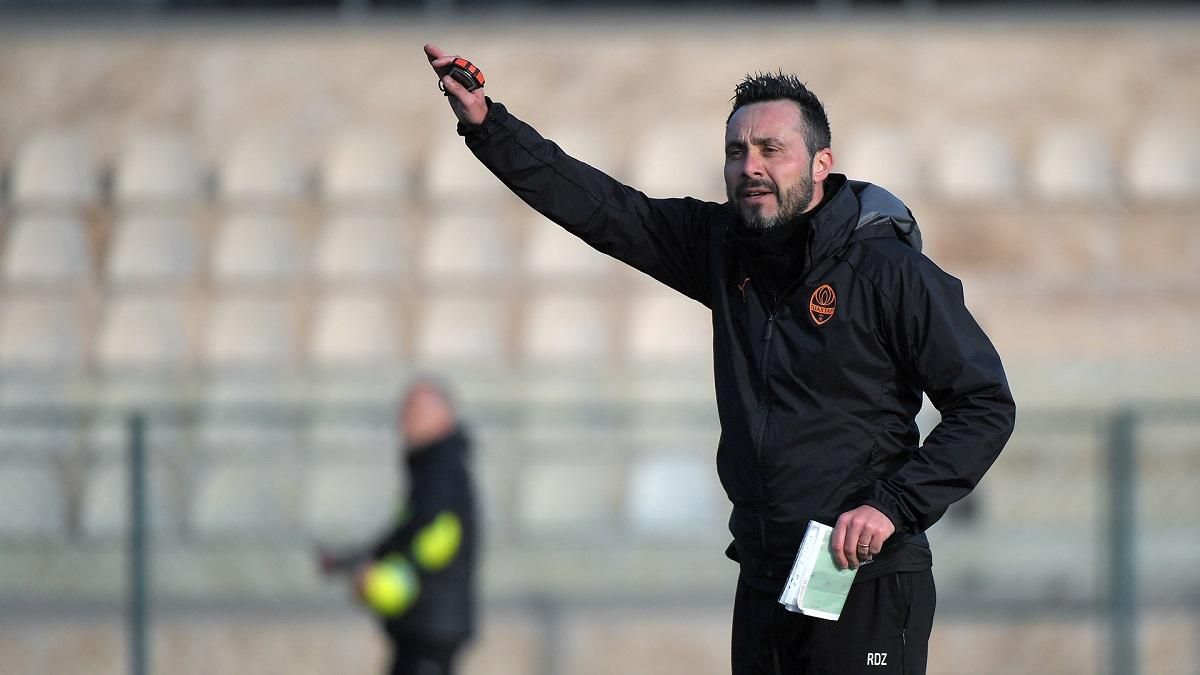 Де Дзерби хочет в конце своей карьеры в Шахтере вернуть "горняков" на "Донбасс Арену" Де Дзерби хочет в конце своей карьеры в Шахтере вернуть "горняков" на "Донбасс Арену"