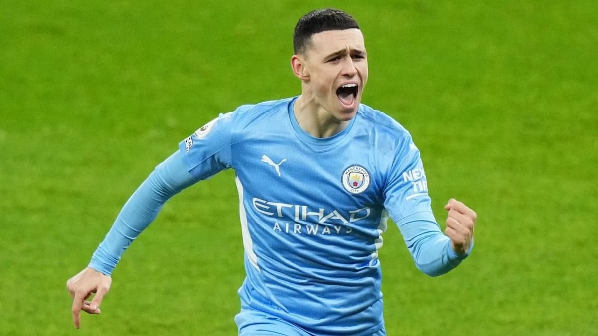 Фоден чуть не подрался в перерыве боксерского поединка, его маму ударили по лицу Фоден чуть не подрался в перерыве боксерского поединка, его маму ударили по лицу