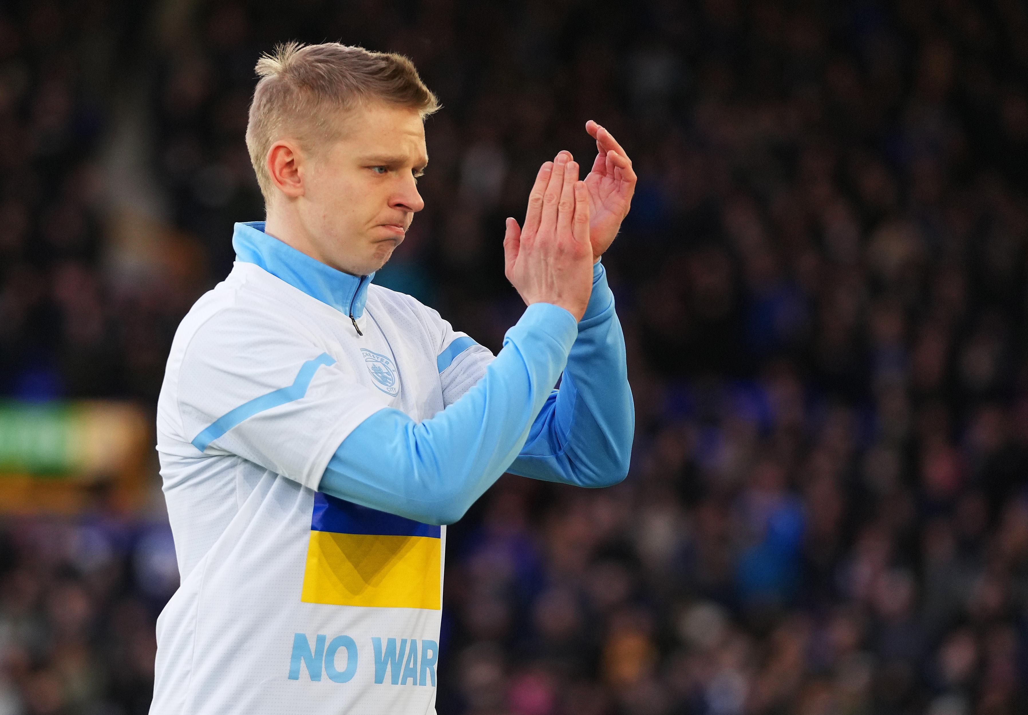 Эвертон и Манчестер Сити поддержали Украину: видео трогательных объятий Николенко и Зинченко Эвертон и Манчестер Сити поддержали Украину: видео трогательных объятий Николенко и Зинченко