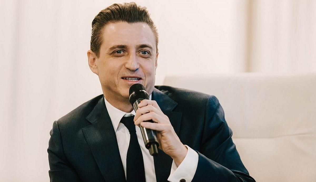 "Россия, иди нах*й" больше не мат, а гражданская позиция, – Александр Денисов "Россия, иди нах*й" больше не мат, а гражданская позиция, – Александр Денисов