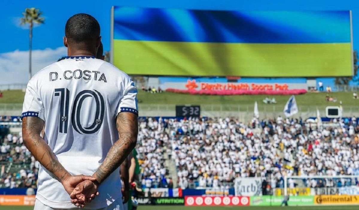 Ексзірка Шахтаря Коста вийшов на матч у США з українським прапором: красиве відео - 24 канал Спорт
