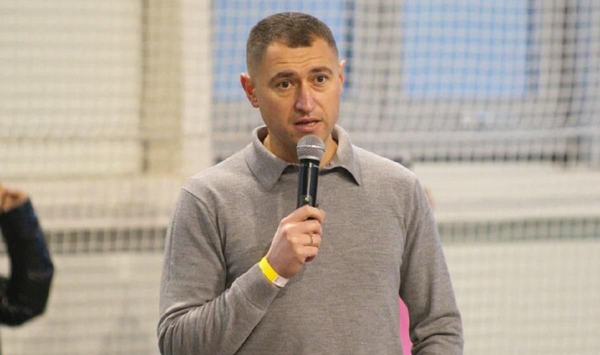 Вице-президент ФТУ дал пощечину гендиректору Tennis Europe из-за позиции по вторжению России - 24 канал Спорт Вице-президент ФТУ дал пощечину гендиректору Tennis Europe из-за позиции по вторжению России - 24 канал Спорт