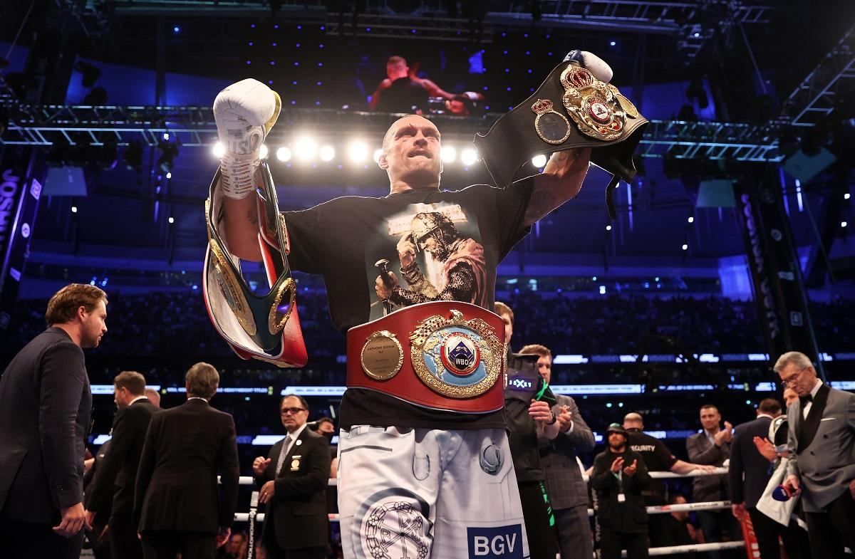 Усик не знает, когда вернется на ринг: воля Украина для боксера важнее титулов - 24 канал Спорт