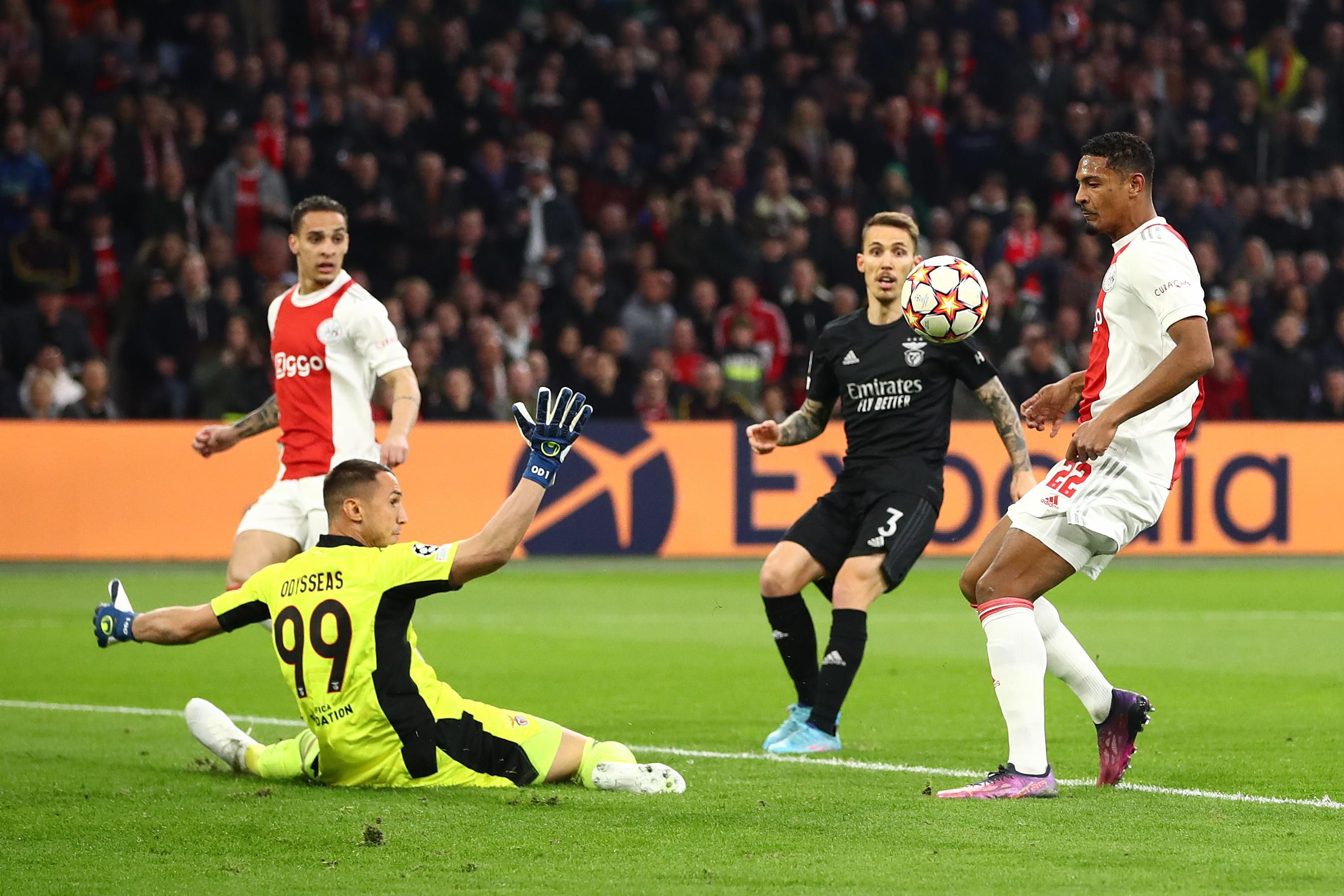 Бенфіка Яремчука на виїзді вирвала перемогу в Аякса та вийшла в 1/4 фіналу Ліги чемпіонів - 24 канал Спорт Бенфіка Яремчука на виїзді вирвала перемогу в Аякса та вийшла в 1/4 фіналу Ліги чемпіонів - 24 канал Спорт