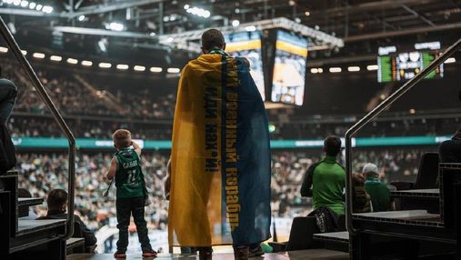 Литовський баскетбольний клуб Жальгіріс потужно підтримав Україну під час матчу