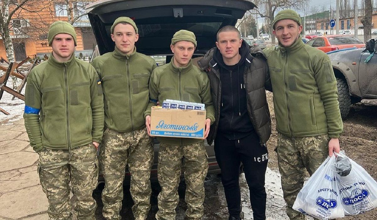 "Сердцем с Украиной": легионер Шахтера направил помощь украинской армии - 24 канал Спорт