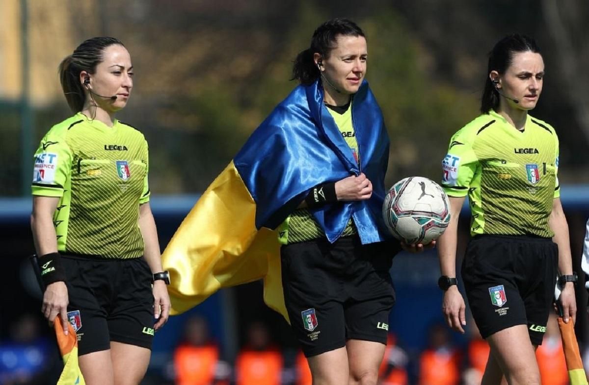 Вышла на поле с украинским флагом: Монзуль дебютировала в Серии А - 24 канал Спорт Вышла на поле с украинским флагом: Монзуль дебютировала в Серии А - 24 канал Спорт