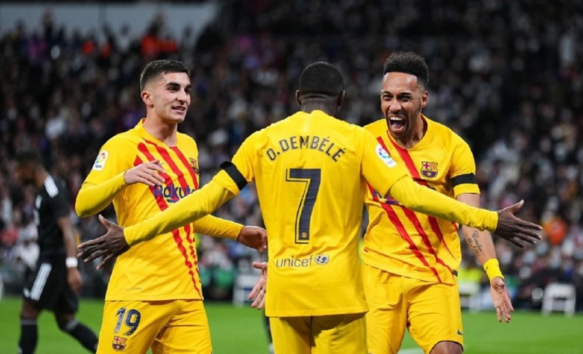 На российском телевидении заклеили плашку "Остановите вторжение" во время матча Реал – Барселона - 24 канал Спорт На российском телевидении заклеили плашку "Остановите вторжение" во время матча Реал – Барселона - 24 канал Спорт