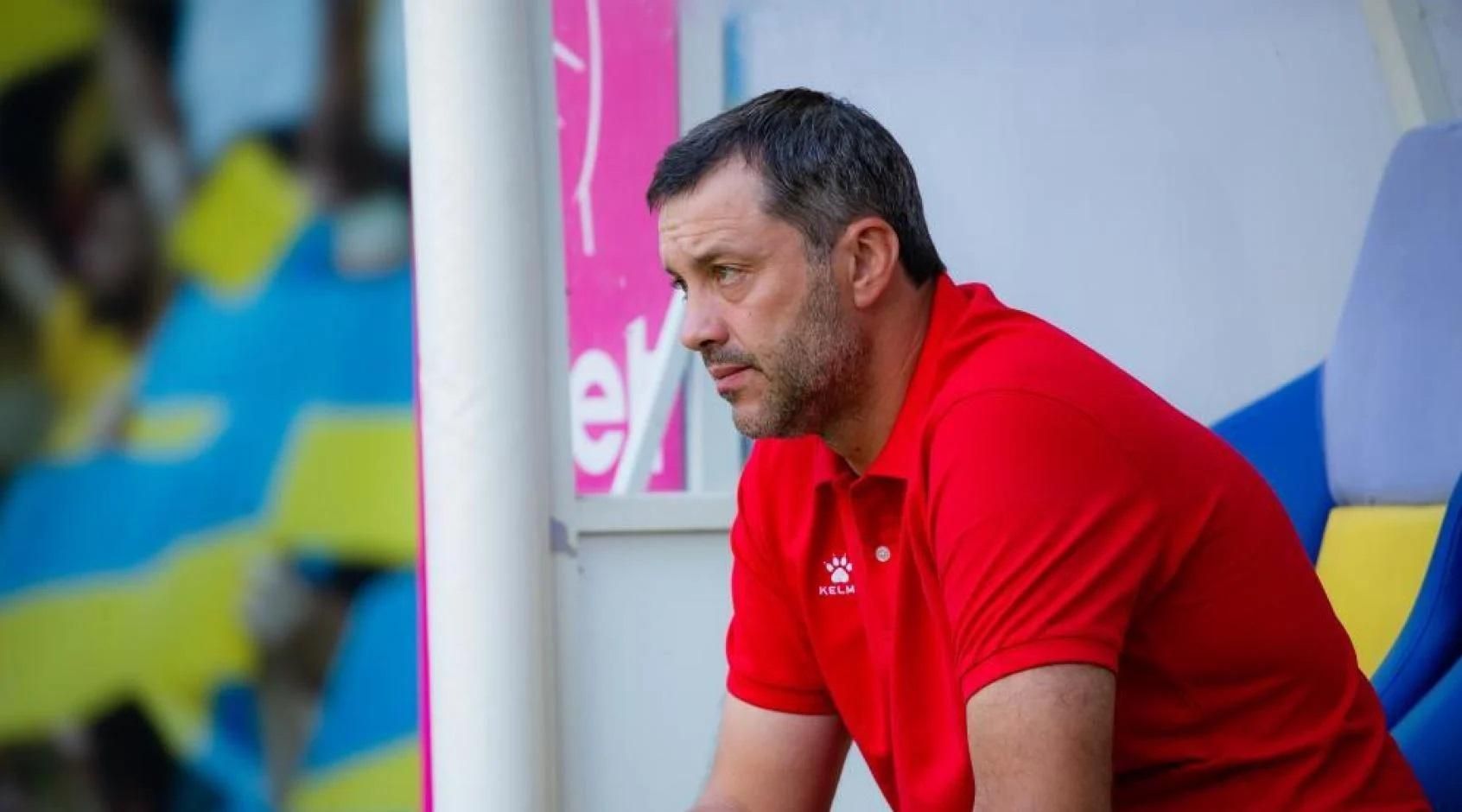 Український тренер продає золоту медаль Кубку УЄФА, щоб допомогти ЗСУ: відео - 24 канал Спорт Український тренер продає золоту медаль Кубку УЄФА, щоб допомогти ЗСУ: відео - 24 канал Спорт