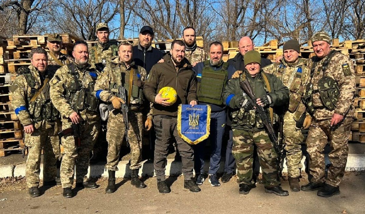 Футболісти збірної України поспілкувалися з військовими через відеозв'язок - 24 канал Спорт