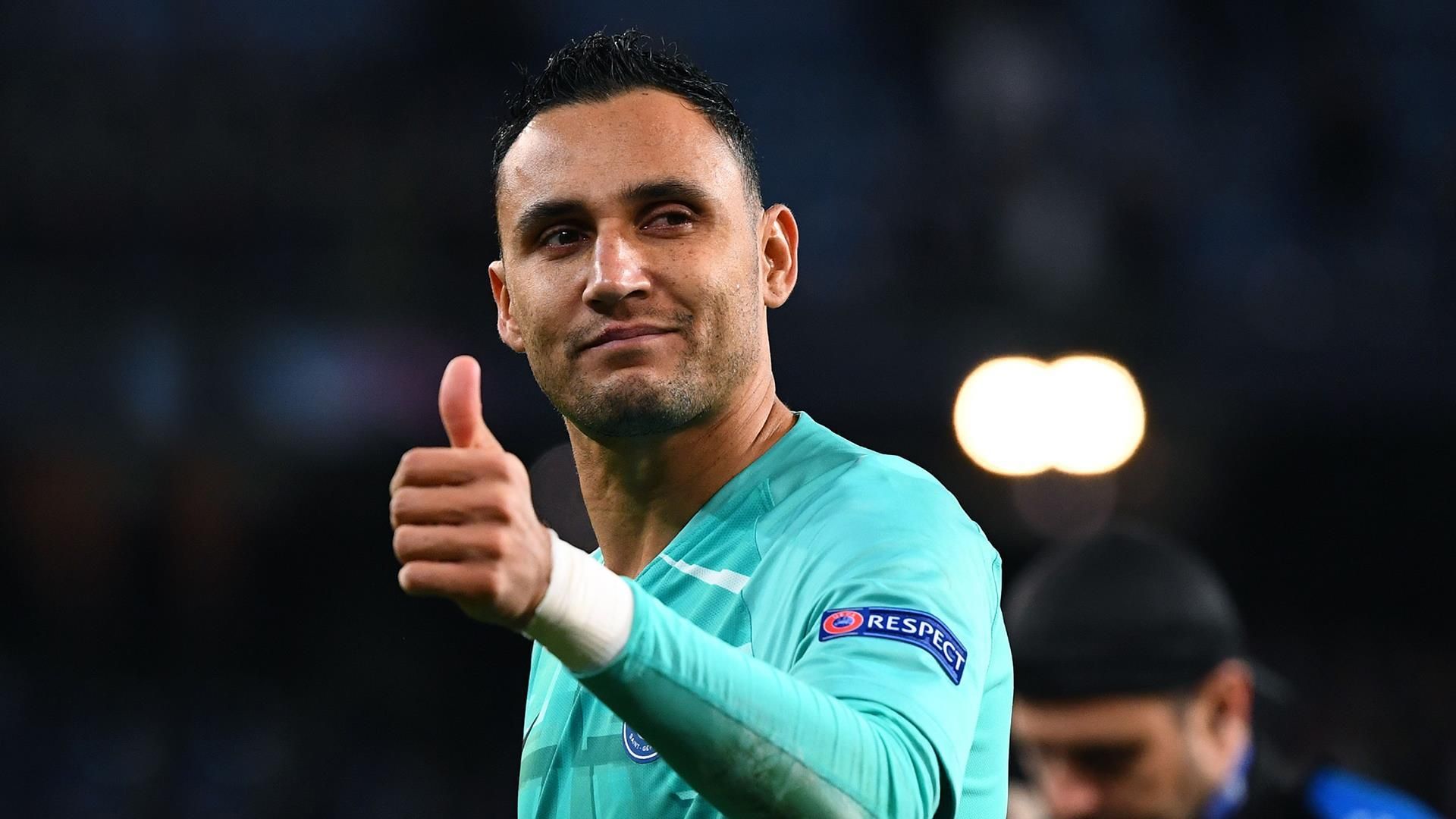 Звездный вратарь ПСЖ разместил у себя дома 30 украинских беженцев - 24 канал Спорт Звездный вратарь ПСЖ разместил у себя дома 30 украинских беженцев - 24 канал Спорт