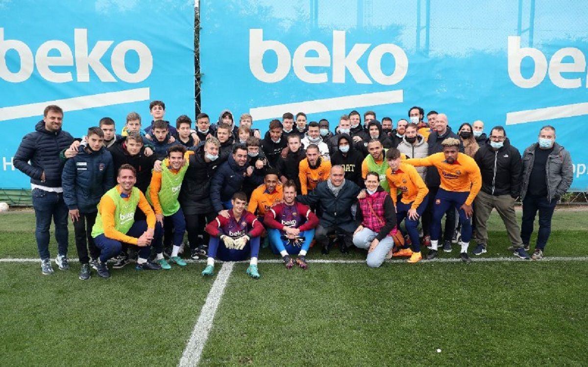 Жест підтримки: українські діти відвідали тренування Барселони – позитивні фото - 24 канал Спорт