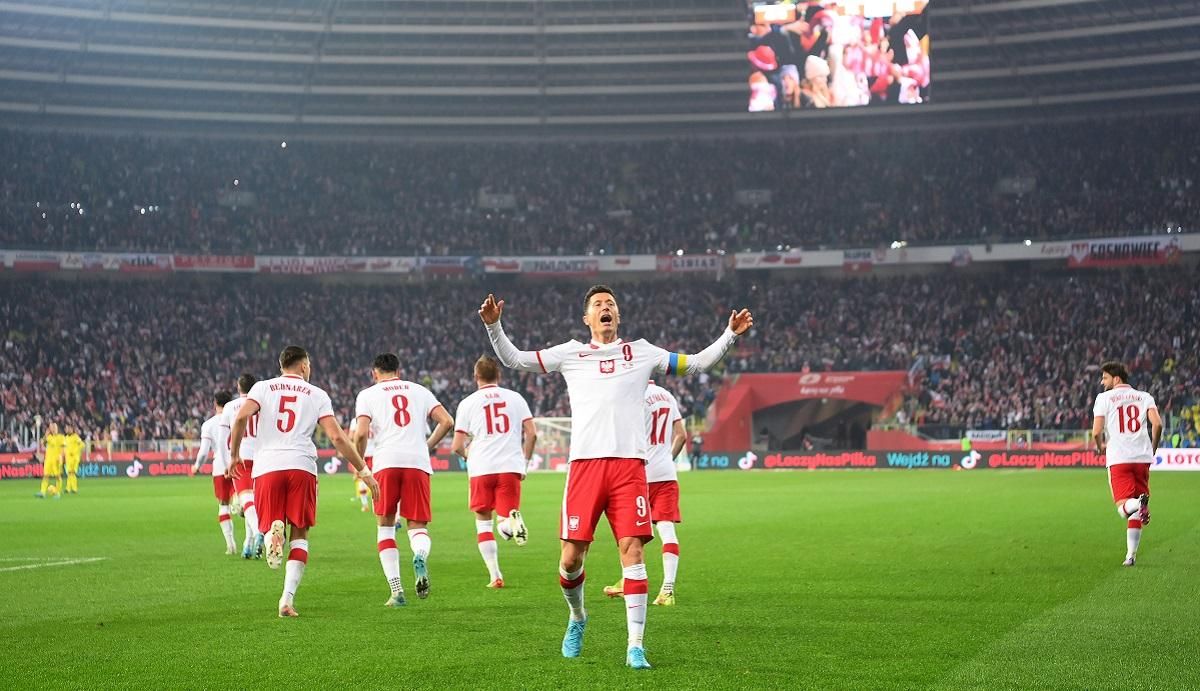 Польские фанаты во время матча отбора ЧМ-2022 передали "привет" России: красноречивое видео - 24 канал Спорт