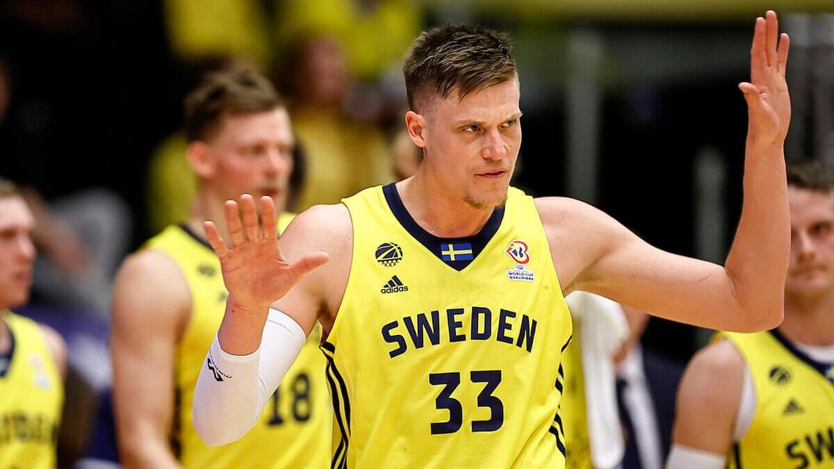 Збірна Швеції усунула від команди баскетболіста, який підписав угоду з російським клубом - 24 канал Спорт