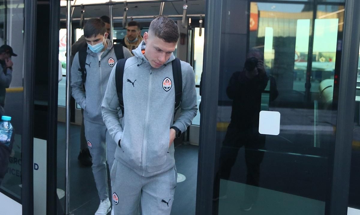 Шахтар прилетів у Туреччину для участі у благодійних матчах на підтримку України - 24 канал Спорт Шахтар прилетів у Туреччину для участі у благодійних матчах на підтримку України - 24 канал Спорт