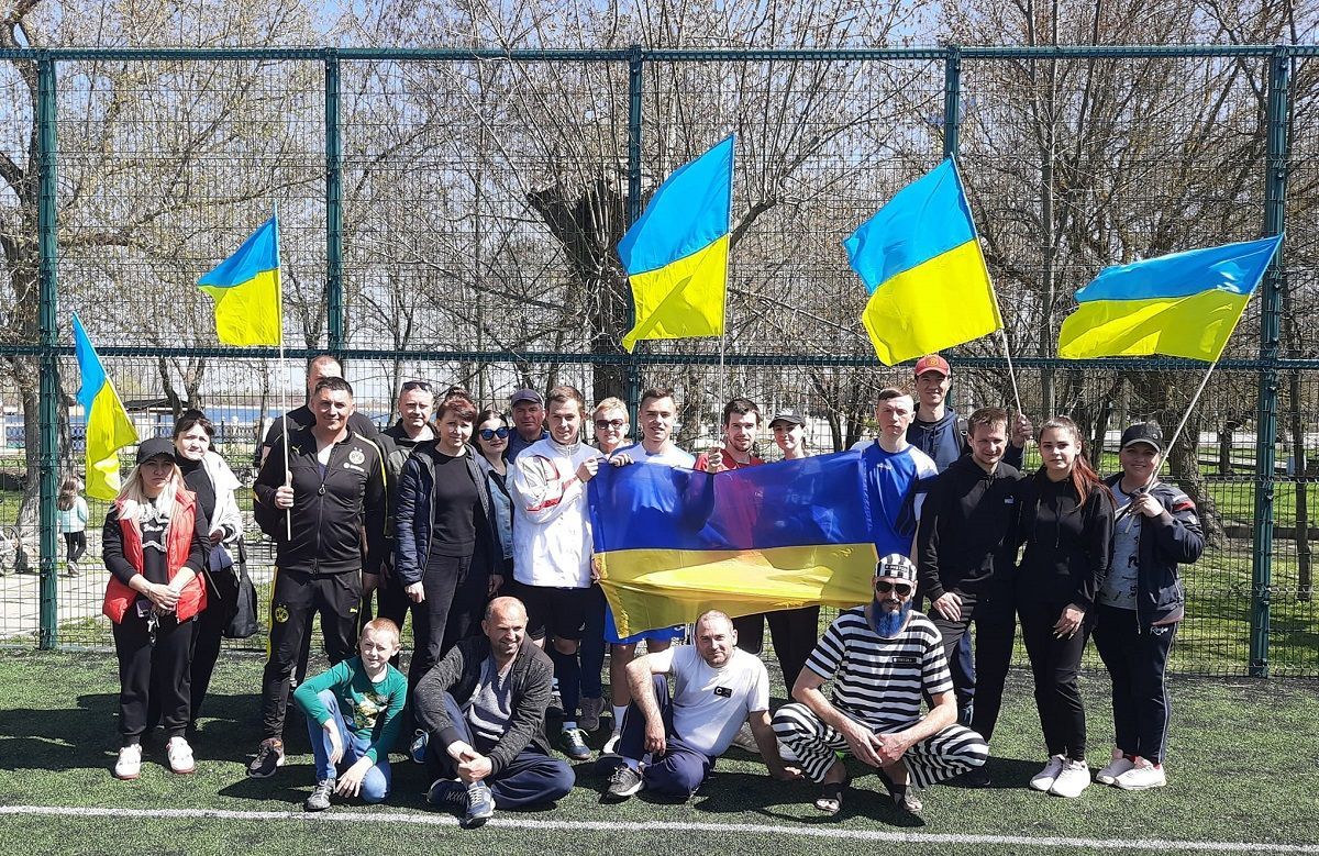 Під українськими прапорами: в окупованій Голій Пристані  відбувся турнір із мініфутболу - 24 канал Спорт