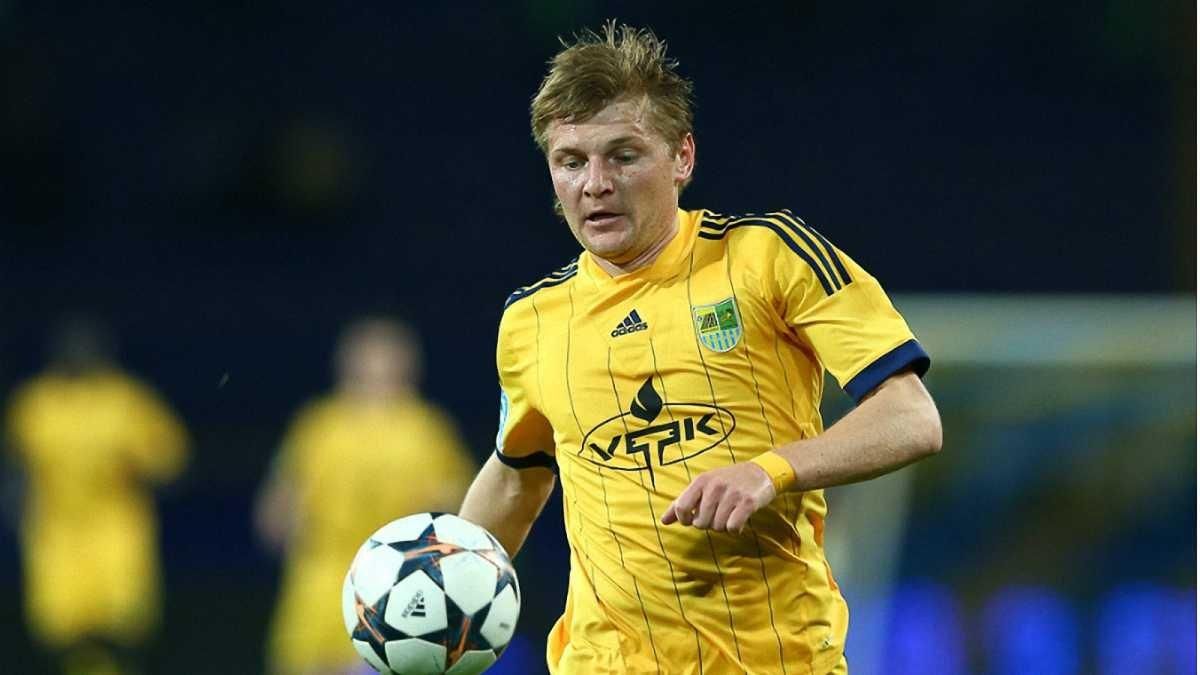 Вместо карьеры тренера взял оружие: экс-футболист сборной Украины патрулирует улицы на Ровенщине - 24 канал Спорт Вместо карьеры тренера взял оружие: экс-футболист сборной Украины патрулирует улицы на Ровенщине - 24 канал Спорт