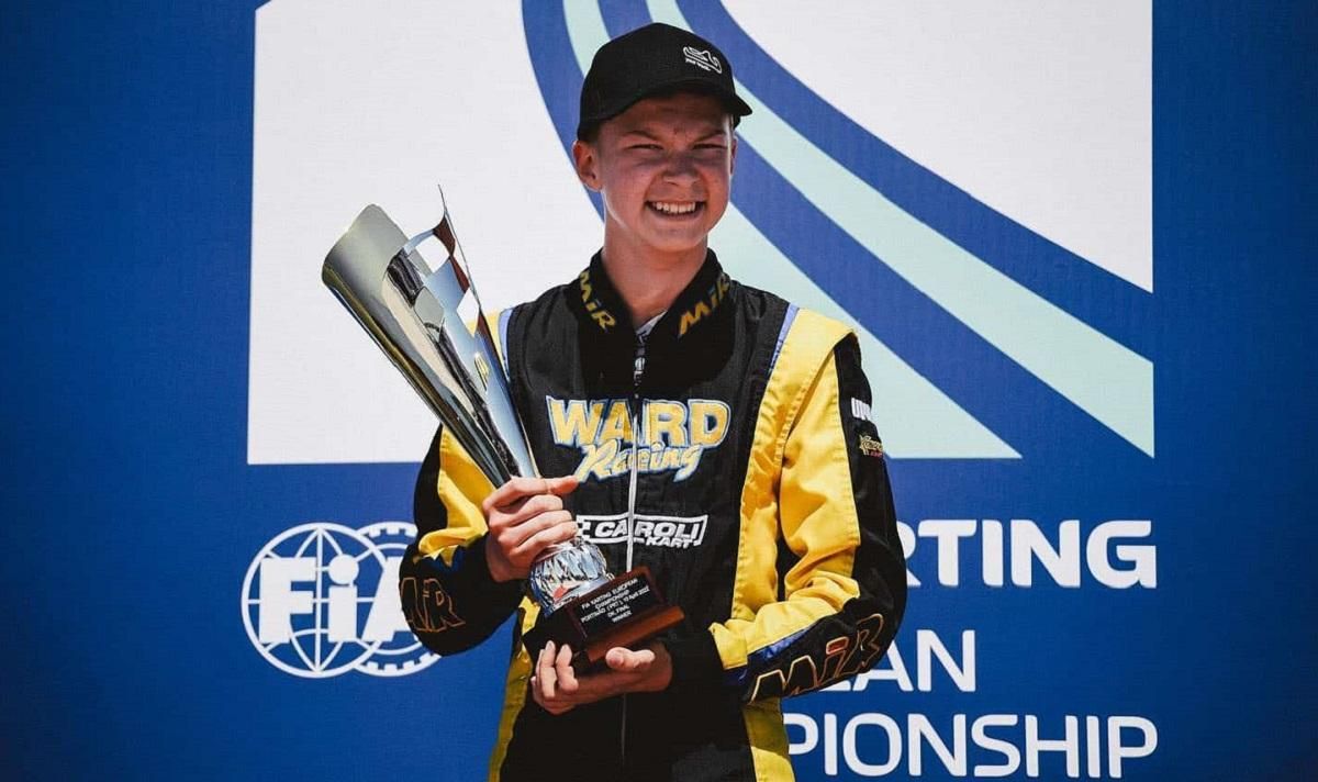 Послав мені серце, – мама гонщика з Росії знайшла виправдання нацистському вітанню сина - 24 канал Спорт Послав мені серце, – мама гонщика з Росії знайшла виправдання нацистському вітанню сина - 24 канал Спорт