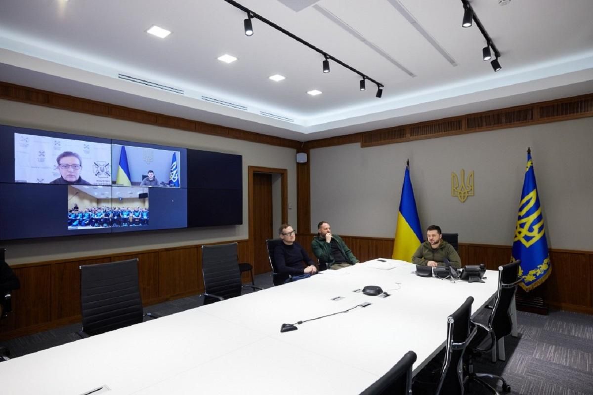 Зеленский пообщался со сборной Украины, которая отправилась на "Игры непокоренных" - 24 канал Спорт Зеленский пообщался со сборной Украины, которая отправилась на "Игры непокоренных" - 24 канал Спорт