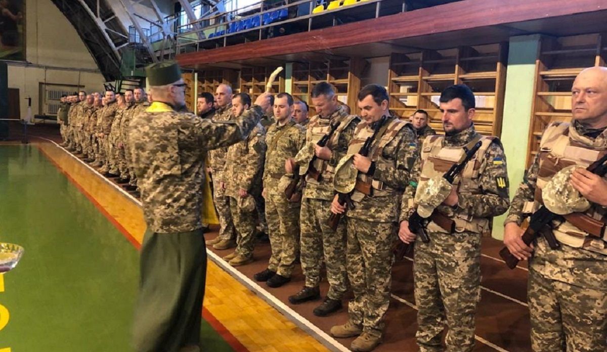 Пример патриотизма, – президент УАФ о массовом вступлении клуба Прикарпатья в ряды ВСУ - 24 канал Спорт Пример патриотизма, – президент УАФ о массовом вступлении клуба Прикарпатья в ряды ВСУ - 24 канал Спорт