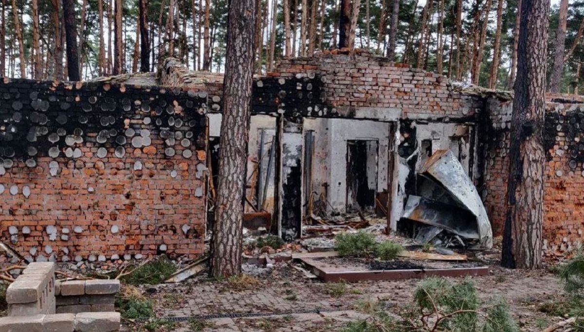 "Асвабадітєлі" вщент зруйнували тенісний центр в Ірпені: жахливі фото - 24 канал Спорт "Асвабадітєлі" вщент зруйнували тенісний центр в Ірпені: жахливі фото - 24 канал Спорт