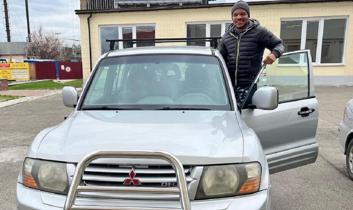 Олимпийский чемпион Беленюк передал ВСУ новые внедорожники из США - 24 канал Спорт Олимпийский чемпион Беленюк передал ВСУ новые внедорожники из США - 24 канал Спорт