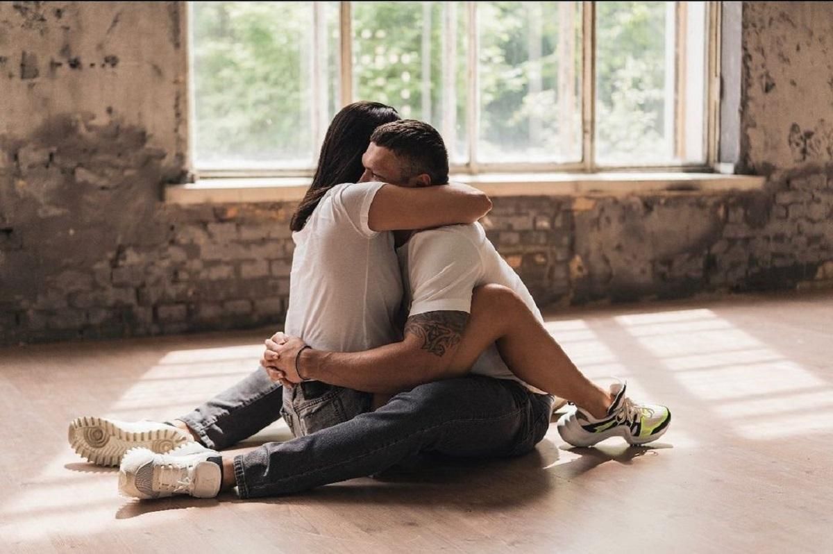 Дружина Усика показала свій будинок у Ворзелі після перебування там окупантів - 24 канал Спорт Дружина Усика показала свій будинок у Ворзелі після перебування там окупантів - 24 канал Спорт