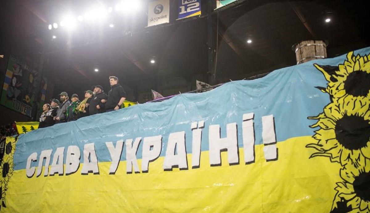 Форма цвета флага Украины и арбитр из Тернополя: в США сыграют благотворительный матч - 24 канал Спорт