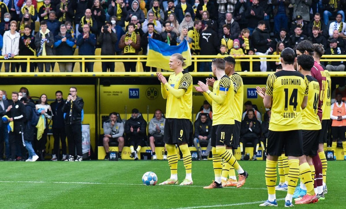 Більше, ніж гра: Зірка Боруссії Голанд підтримав Україну після гри з Динамо - 24 канал Спорт Більше, ніж гра: Зірка Боруссії Голанд підтримав Україну після гри з Динамо - 24 канал Спорт