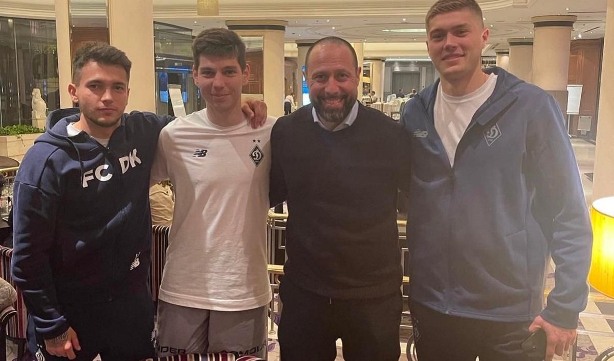 Тренер Дніпра-1 приїхав у розташування Динамо перед благодійним матчем у Загребі - 24 канал Спорт Тренер Дніпра-1 приїхав у розташування Динамо перед благодійним матчем у Загребі - 24 канал Спорт