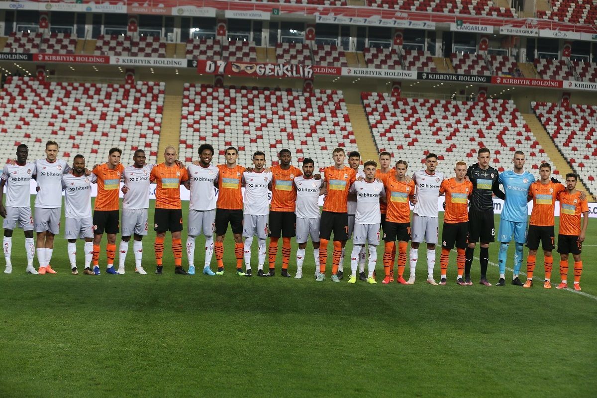 Шахтар продовжує збирати гроші для України трансляція благодійного матчу проти Хайдука - 24 канал Спорт Шахтар продовжує збирати гроші для України трансляція благодійного матчу проти Хайдука - 24 канал Спорт