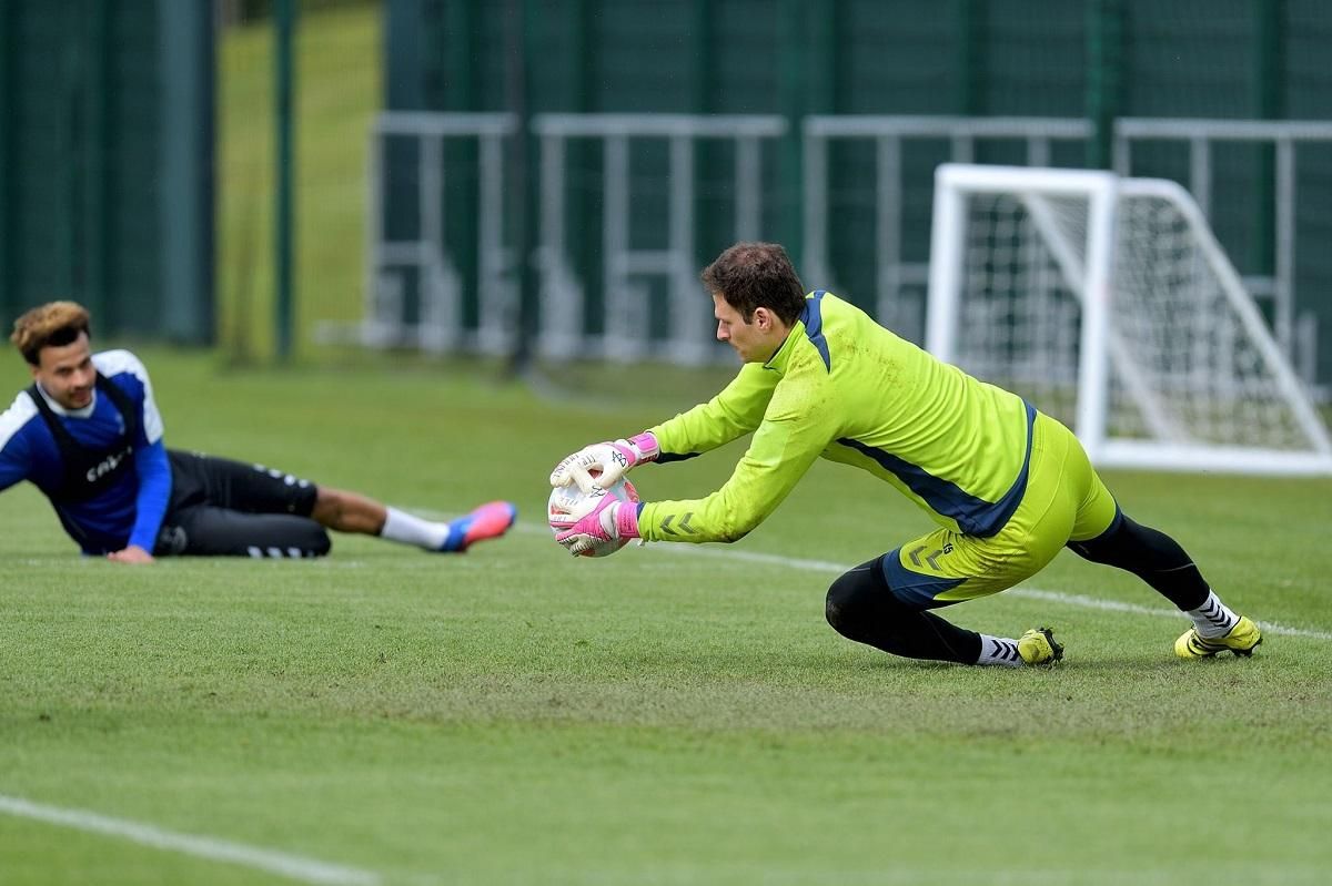 Росіяни б'ються за те, що їм не належить, – одноклубник Миколенка підтримав українців - 24 канал Спорт Росіяни б'ються за те, що їм не належить, – одноклубник Миколенка підтримав українців - 24 канал Спорт