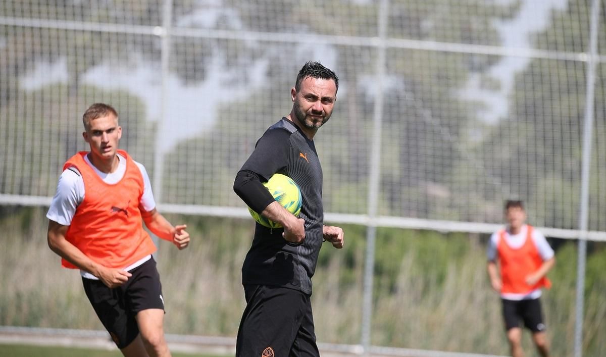 Можливо, це був мій останній день у Шахтарі, – Де Дзербі натякнув на відхід із клубу - 24 канал Спорт Можливо, це був мій останній день у Шахтарі, – Де Дзербі натякнув на відхід із клубу - 24 канал Спорт