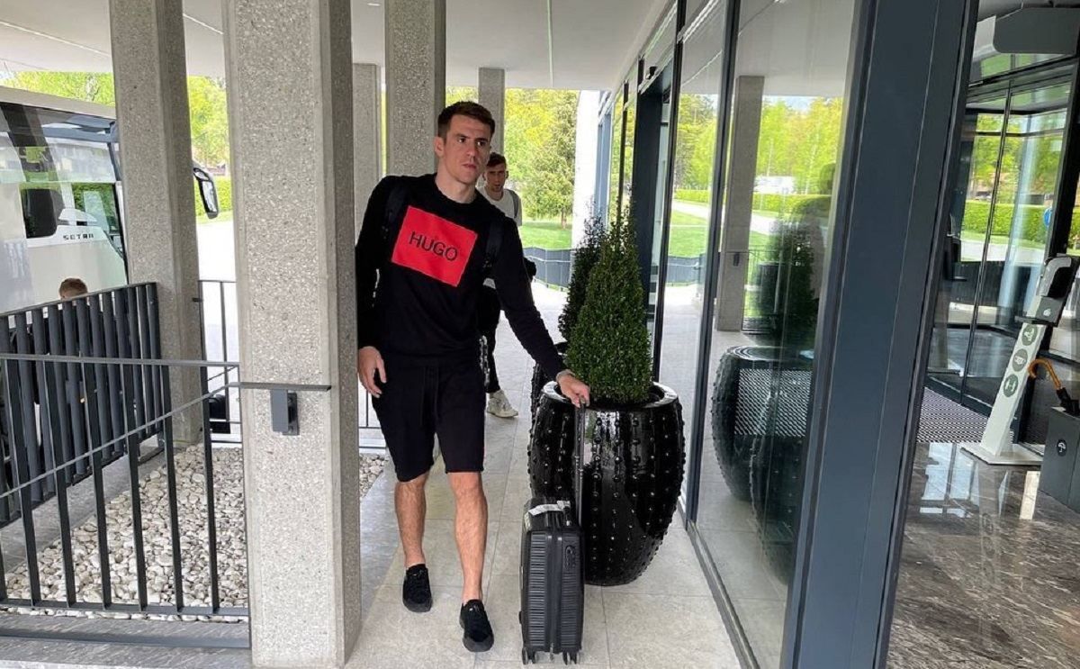 Игроки Динамо прибыли в расположение сборной Украины яркие фото - 24 канал Спорт Игроки Динамо прибыли в расположение сборной Украины яркие фото - 24 канал Спорт