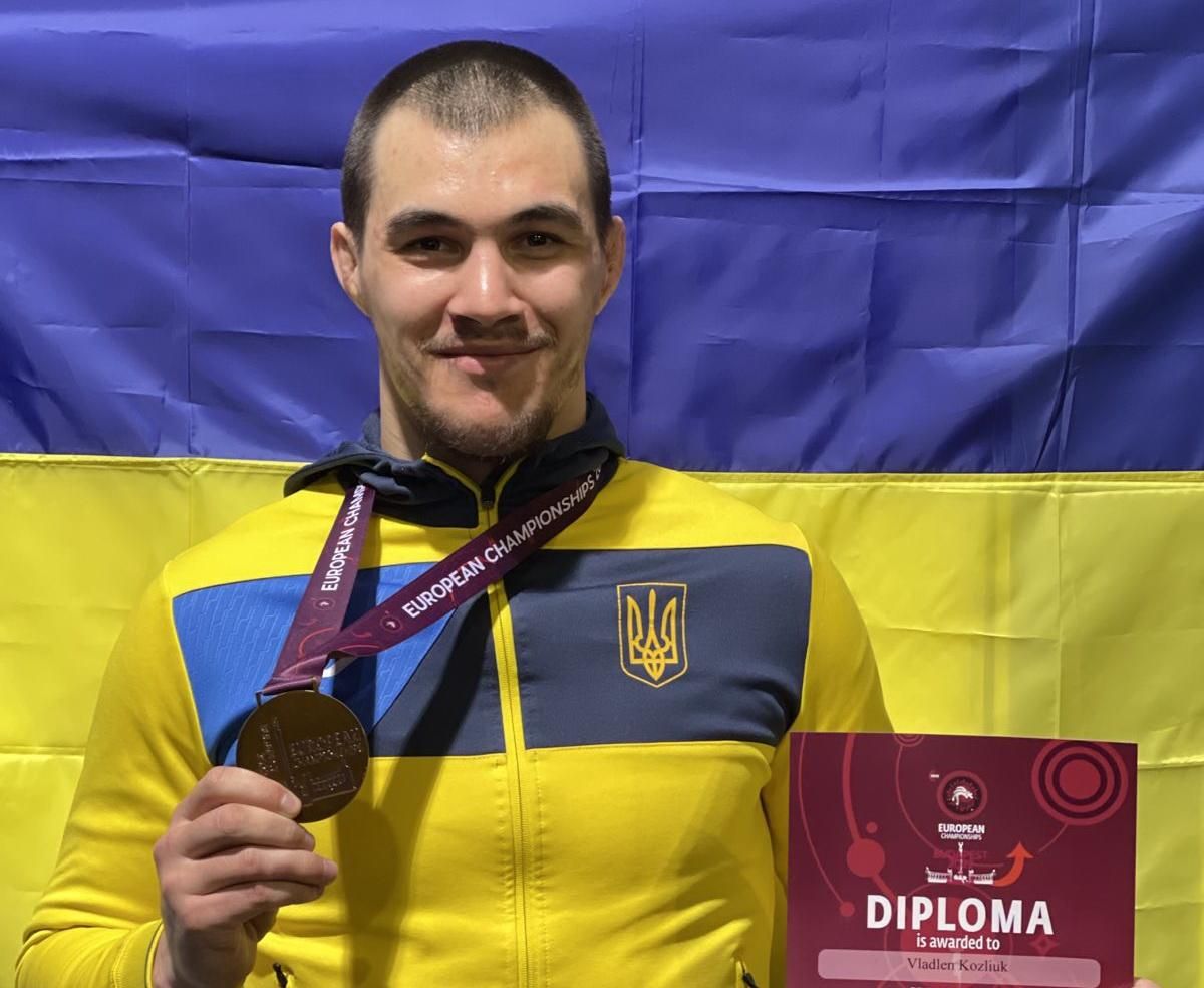 Простоял ночь в карауле и сам проехал всю Украину как Козлюк завоевал уникальную "бронзу" ЧЕ - 24 канал Спорт Простоял ночь в карауле и сам проехал всю Украину как Козлюк завоевал уникальную "бронзу" ЧЕ - 24 канал Спорт